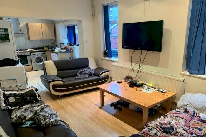 5 Bedroom Property To Rent In Richmond Road, Manchester, M14