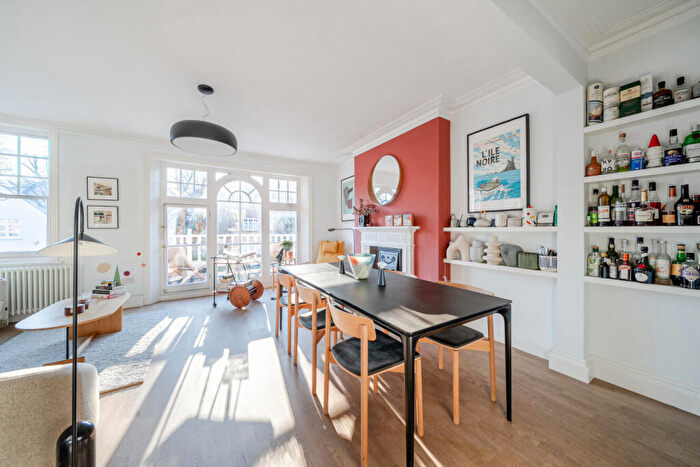 3 Bedroom Flat For Sale In Hornsey Lane Gardens, Highgate, London, N6