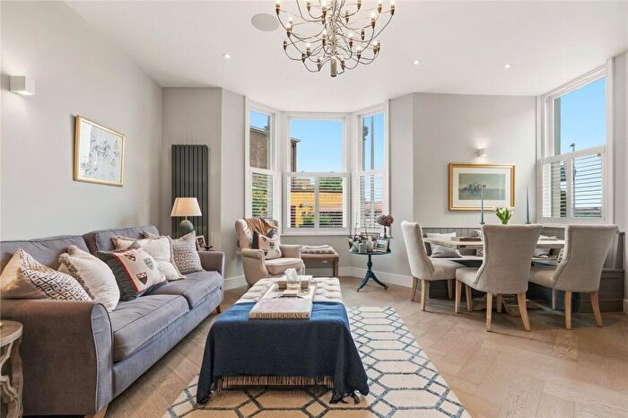 2 Bedroom Apartment For Sale In Lavender Sweep, SW11
