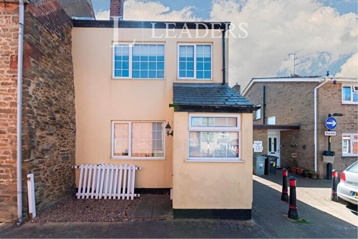 2 Bedroom House To Rent In Deans Street, Oakham, LE15