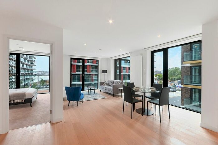 2 Bedroom Flat To Rent In Royal Crest Avenue, London, E16