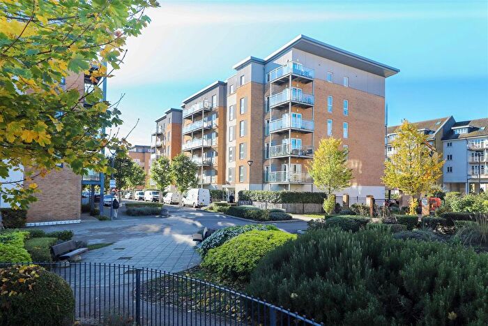 2 Bedroom Flat For Sale In Chelsea Lodge, West Drayton, UB7