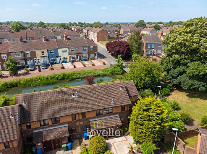 2 Bedroom Terraced House For Sale In Waterside Drive, Grimsby, DN31