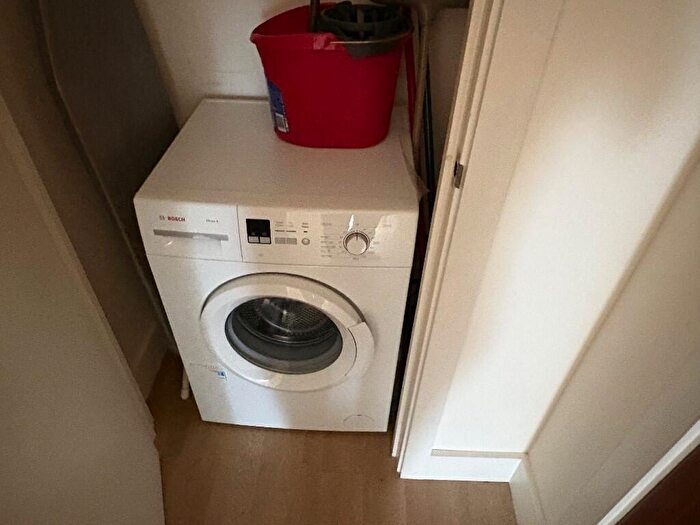 3 Bedroom Flat To Rent In St Mary's Road London, N8