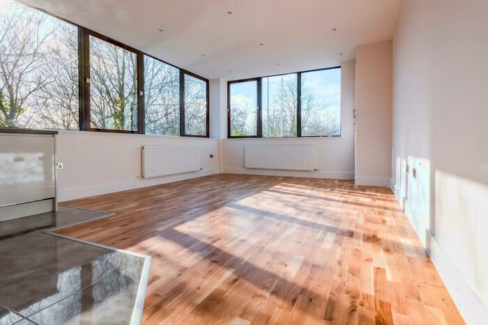 1 Bedroom Apartment To Rent In Oak House, GU51