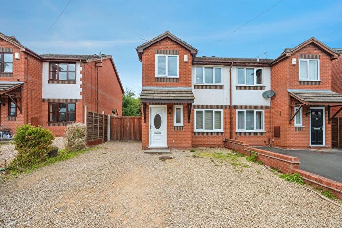 3 Bedroom Semi-Detached House For Sale In Beauchamp Avenue, Kidderminster, DY11