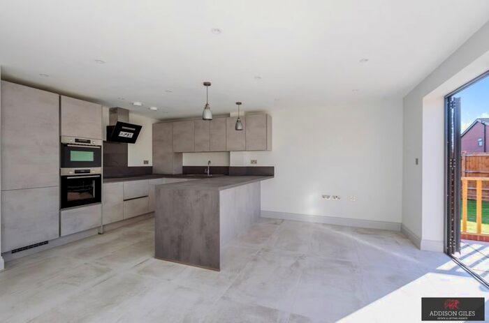 4 Bedroom Semi-Detached House To Rent In Princes Close, Eton Wick, SL4