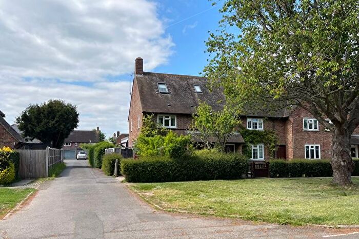 3 Bedroom Property For Sale In Brooks Lane, Chichester, PO18
