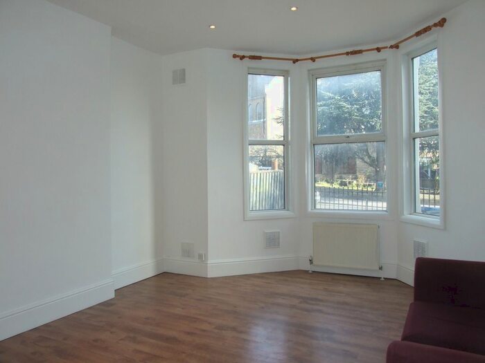 2 Bedroom Flat To Rent In Station Road, London, NW10