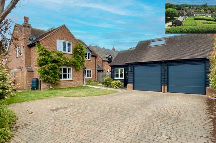 4 Bedroom Detached House For Sale In Worminghall, Buckinghamshire, HP18