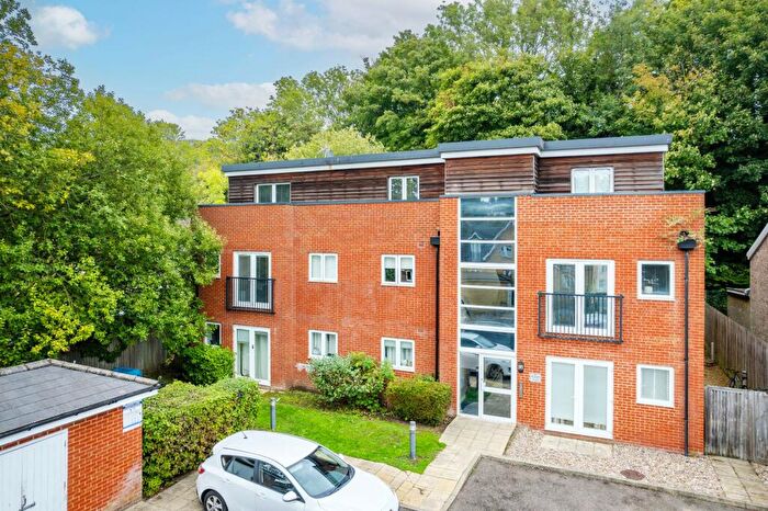 1 Bedroom Apartment For Sale In Godstone Road, Whyteleafe, CR3