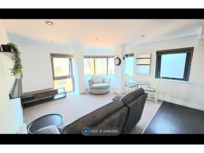 2 Bedroom Flat To Rent In Great Ancoats Street, Manchester, M4