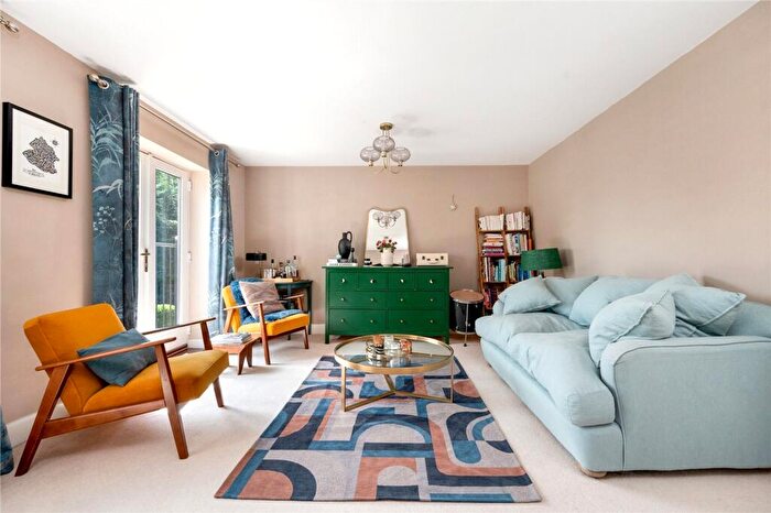 5 Bedroom Semi-Detached House For Sale In Elm Tree Court, Stoneygate, Leicester, LE2