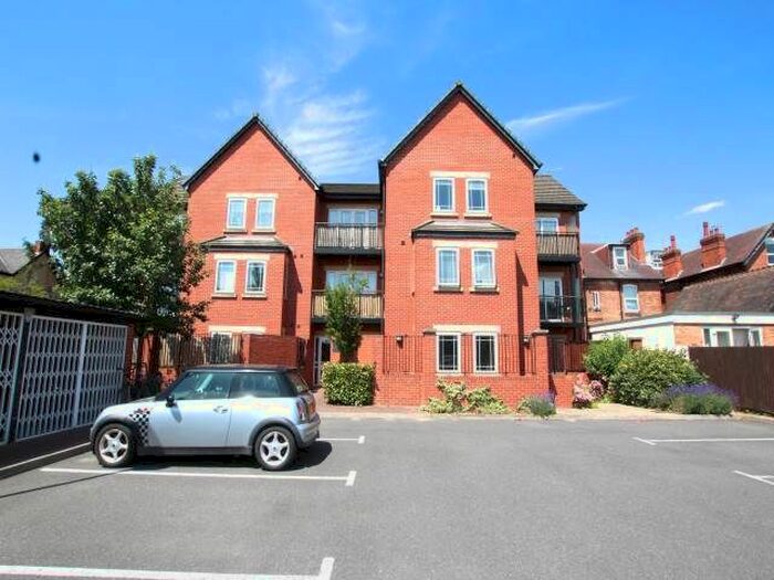 2 Bedroom Flat To Rent In Bruce Drive, West Bridgford, Nottingham, NG2