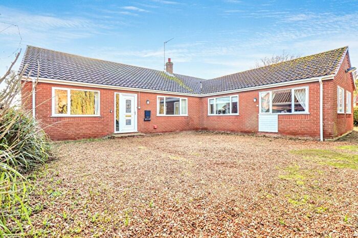 4 Bedroom Detached Bungalow For Sale In Beach Road, Snettisham, King's Lynn, PE31