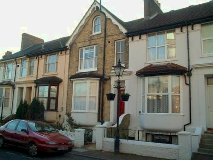 2 Bedroom Maisonette To Rent In Norwood Street, Ashford, TN23