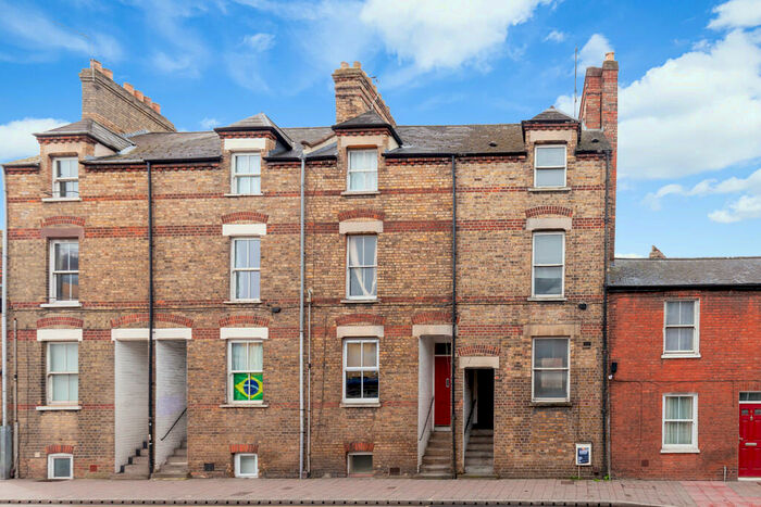 2 Bedroom Apartment To Rent In Cowley Road, Oxford, OX4