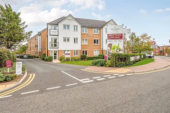 1 Bedroom Flat For Sale In Beeches Lodge, Reedham Road, Burnham, SL1