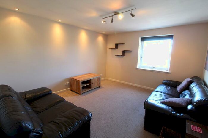 2 Bedroom Flat To Rent In Fonthill Avenue, Top Floor, AB11