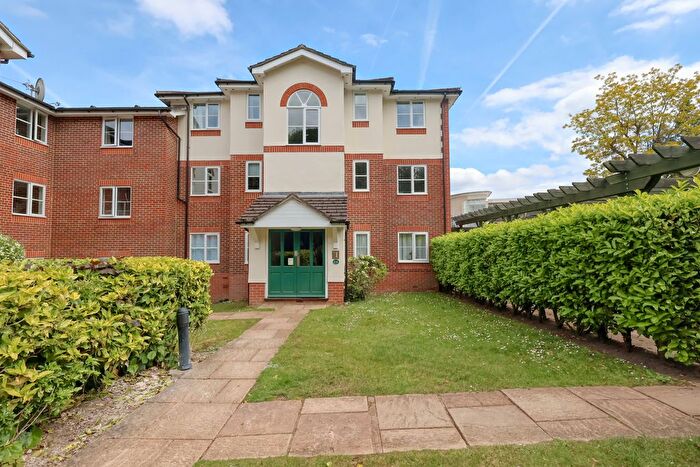 1 Bedroom Flat For Sale In Alexandra Park, Queen Alexandra Road, High Wycombe, Buckinghamshire, HP11