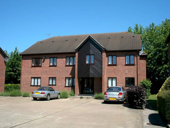 1 Bedroom Flat To Rent In Dormer Close, Aylesbury, HP21