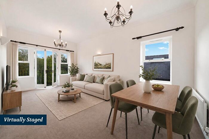 2 Bedroom Flat For Sale In Salusbury Road, Queens Park, NW6