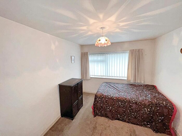 2 Bedroom Flat For Sale In Earlswood Park, Gateshead, Tyne And Wear, NE9