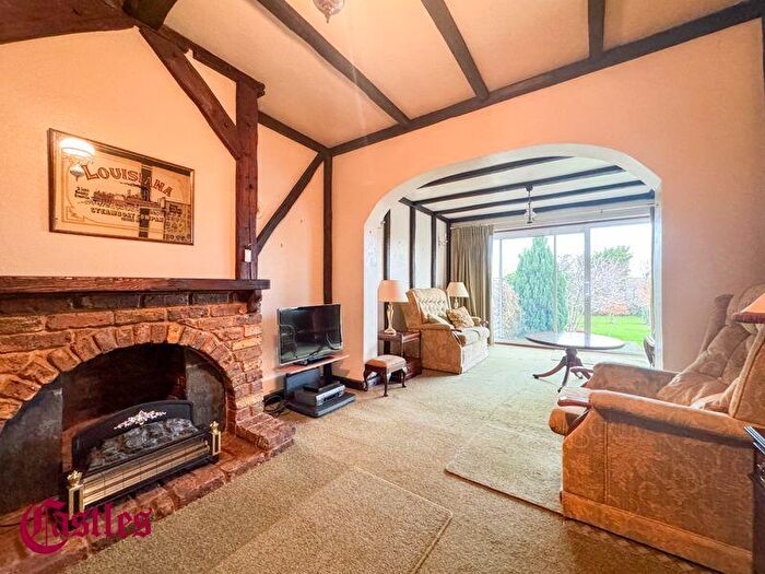 2 Bedroom Bungalow For Sale In Honey Lane, Waltham Abbey, EN9