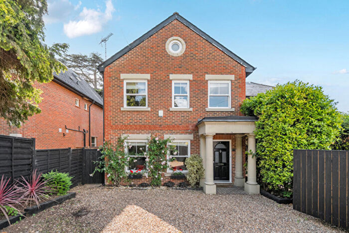 5 Bedroom Detached House To Rent In Hanger Hill, Weybridge, Surrey, KT13