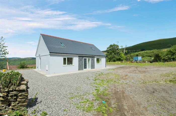 4 Bedroom House To Rent In Brookfield Lane, Pontypridd, CF37