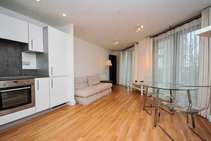 1 Bedroom Flat To Rent In Da Vinci Torre, Lewisham, SE13