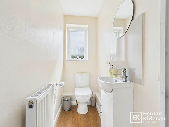 6 Bedroom Detached House For Sale In Hornbeam Way, Basildon, SS15