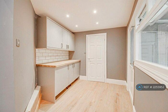 6 Bedroom Semi-Detached House To Rent In Riding Street, Southport, PR8