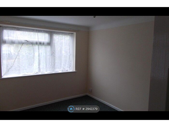 3 Bedroom Flat To Rent In Bournemouth, Bournemouth, BH10