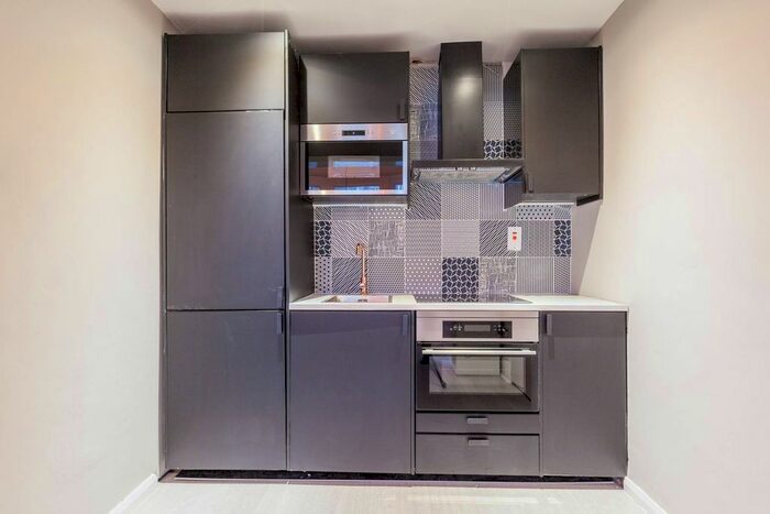 Studio To Rent In Christchurch Road, Brixton, London, SW2