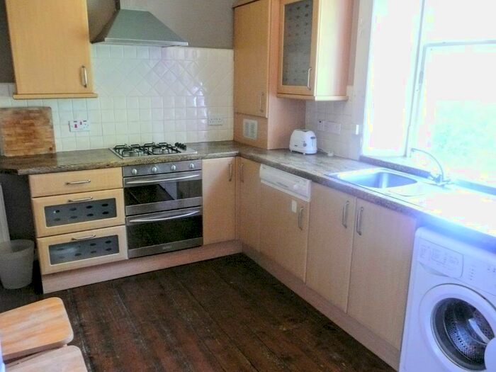 3 Bedroom Flat To Rent In Montague Street, Newington, Edinburgh, EH8