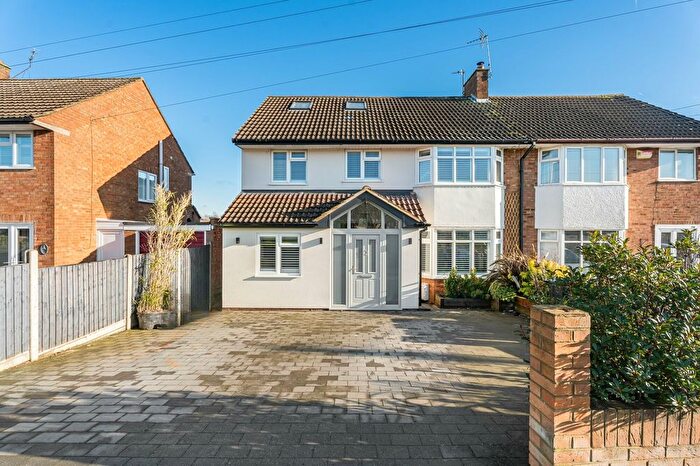 5 Bedroom Semi Detached House For Sale In Old Hale Way, Hitchin, SG5