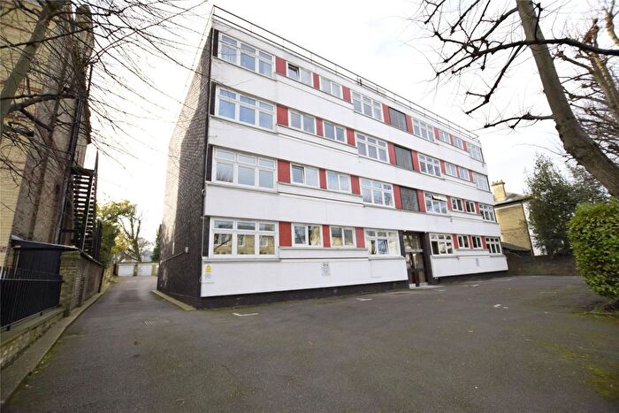 1 Bedroom Flat For Sale In Shelburne Court, Carlton Drive, London, SW15
