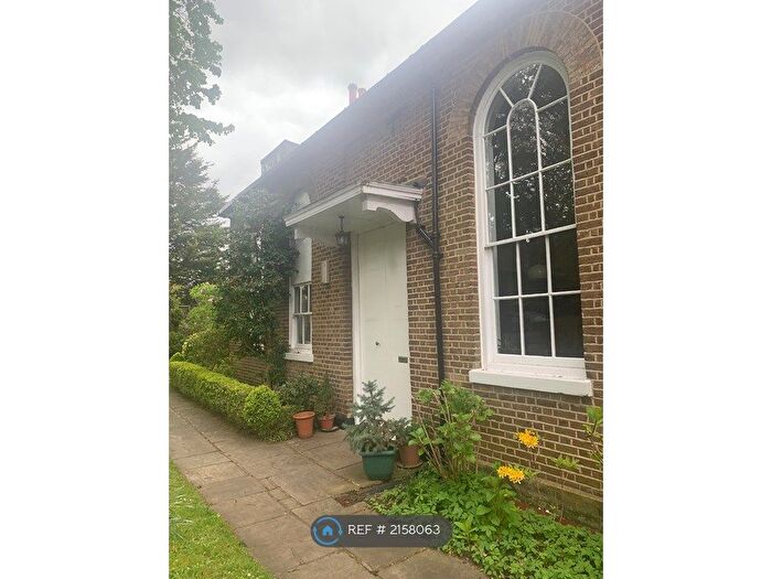 2 Bedroom Flat To Rent In Claremont Road, Esher, KT10