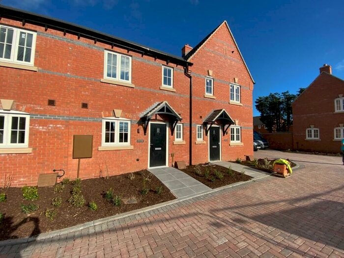 3 Bedroom Terraced House To Rent In Dickens Close, Stratford-upon-Avon, CV37