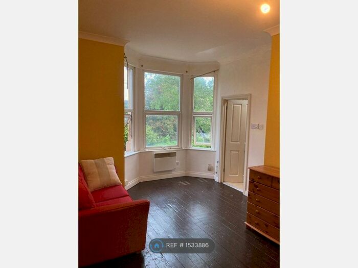 1 Bedroom Flat To Rent In Clapham Road, Bedford, MK41