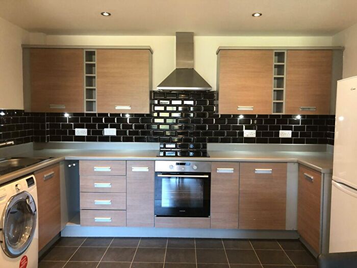 2 Bedroom Flat To Rent In Bouverie Court, Leeds, West Yorkshire, LS9