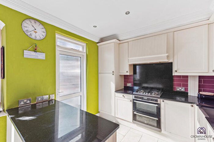 4 Bedroom Semi-Detached House To Rent In Thurlestone Avenue, London, N12