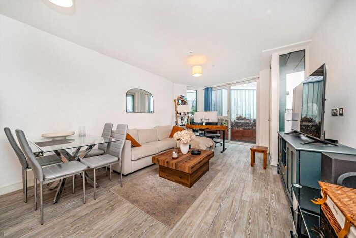 1 Bedroom Flat For Sale In Bundocks Walk, Bow, E3