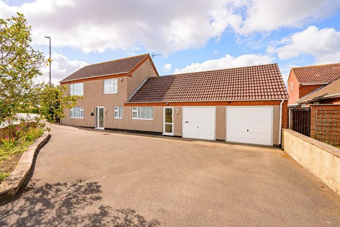 3 Bedroom Detached House For Sale In Skegness Road, Ingoldmells, PE25
