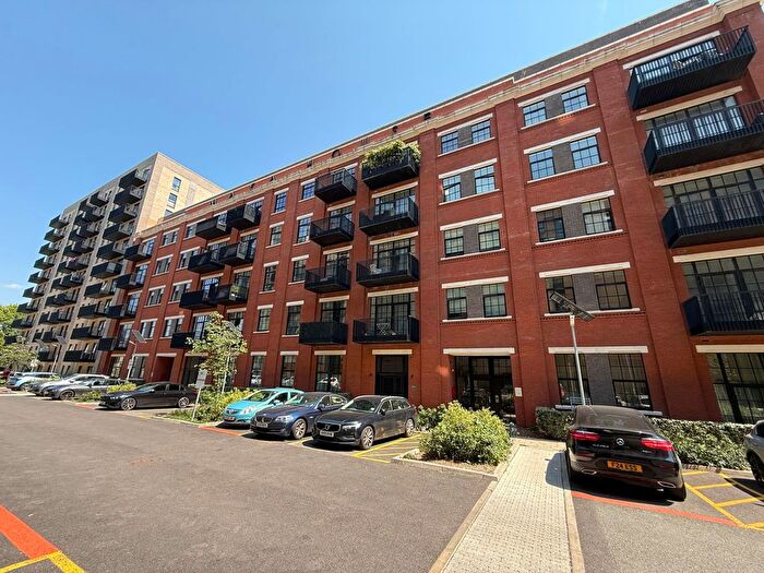 1 Bedroom Flat For Sale In Farine Avenue, Hayes, UB3
