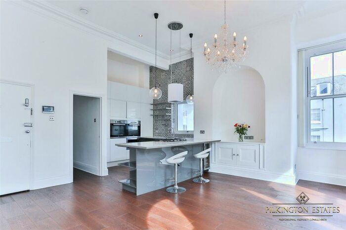 2 Bedroom Apartment To Rent In Holyrood Place, Plymouth, Devon, PL1