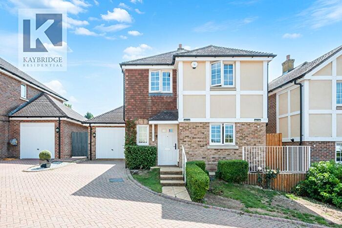 Studio To Rent In Anmer Close, Tadworth, KT20