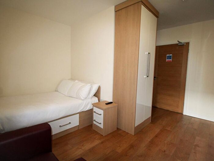 Apartment To Rent In Apt, Lofthouse Residence #, LS2