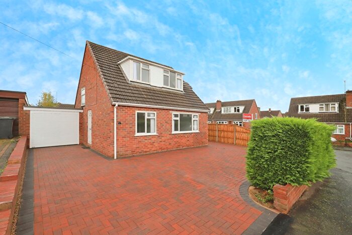 3 Bedroom Detached Bungalow For Sale In Holmcroft Road, Kidderminster, DY10